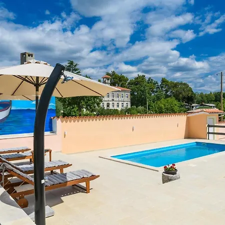 Mit Privatpool Fuer 4 Personen Ca 120 Qm In Divsici, Istrien Suedkueste Von Istrien Divsici