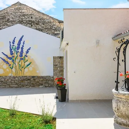 Mit Privatpool Fuer 4 Personen Ca 120 Qm In Divsici, Istrien Suedkueste Von Istrien * Divsici