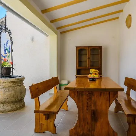 Holiday home Mit Privatpool Fuer 4 Personen Ca 120 Qm In Divsici, Istrien Suedkueste Von Istrien Divsici